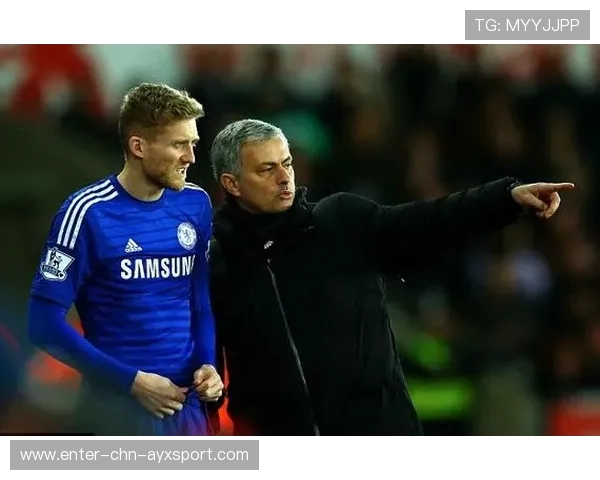 曼联与切尔西就某边锋上演“夺人大战”