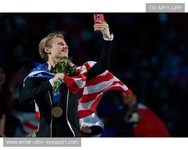 花样滑冰男神冻到发抖仍完美落冰 花样滑冰男神冻到发抖仍完美落冰