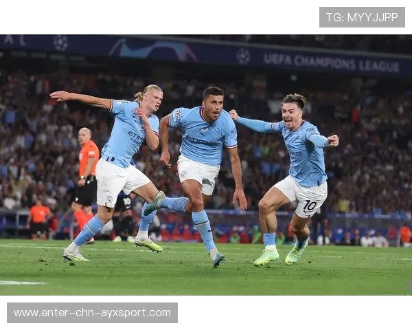 罗德里中路调度如同指挥家,曼城前场配合层层递进 罗德里中路调度如同指挥家,曼城前场配合层层递进